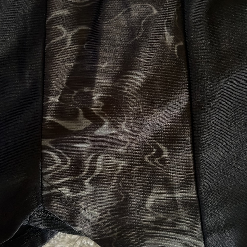 NWT Under Armour shorts - Picture 4 of 6